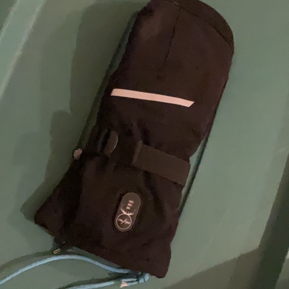 SnowDeer Battery-Heated Gloves. New in box. Worn once! $101.